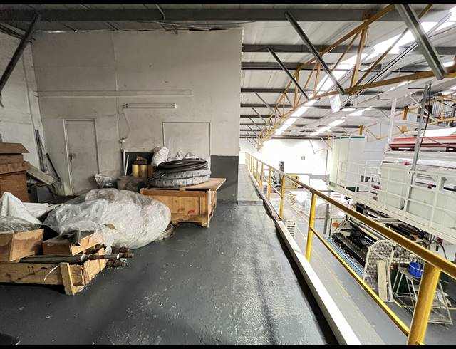 1,100M² WAREHOUSE FOR SALE IN UMGENI BUSINESS PARK
